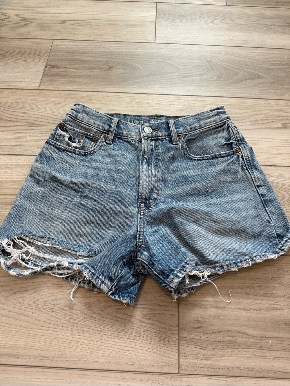 American Eagle Highest Rise 90’s Boyfriend Short - Picture 3 of 6